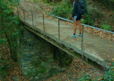 Η τσιμεντένια πεζογέφυρα, κοντά στο τέλος της διαδρομής